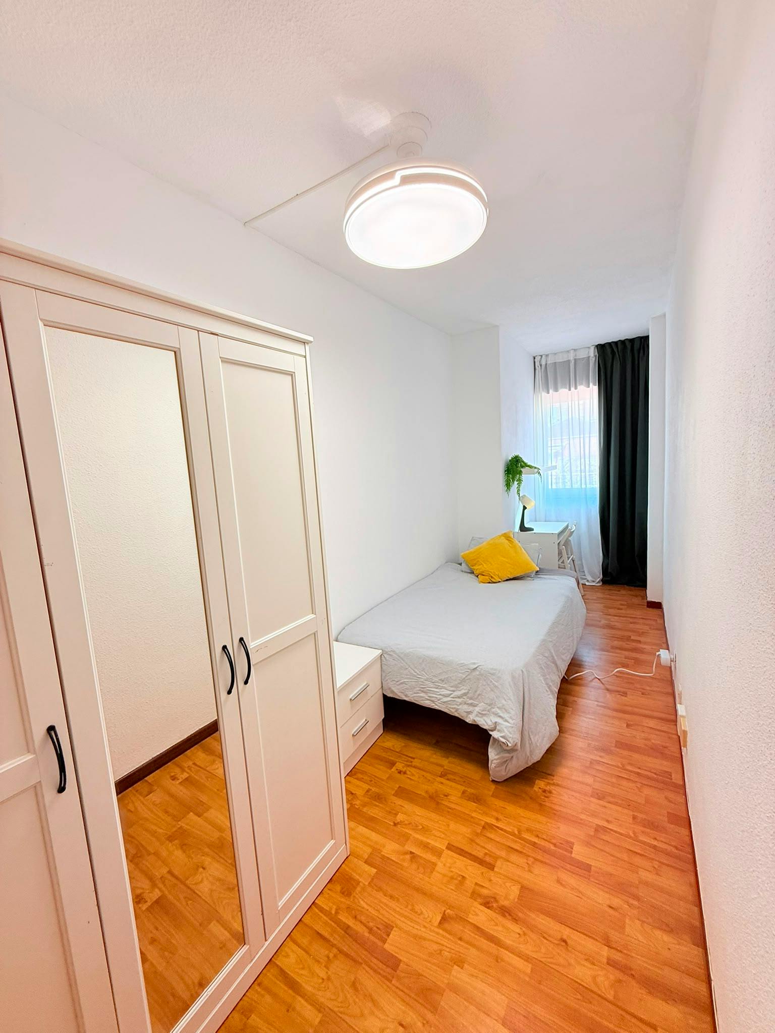 Calle de la Infanta Mercedes, Madrid preview
