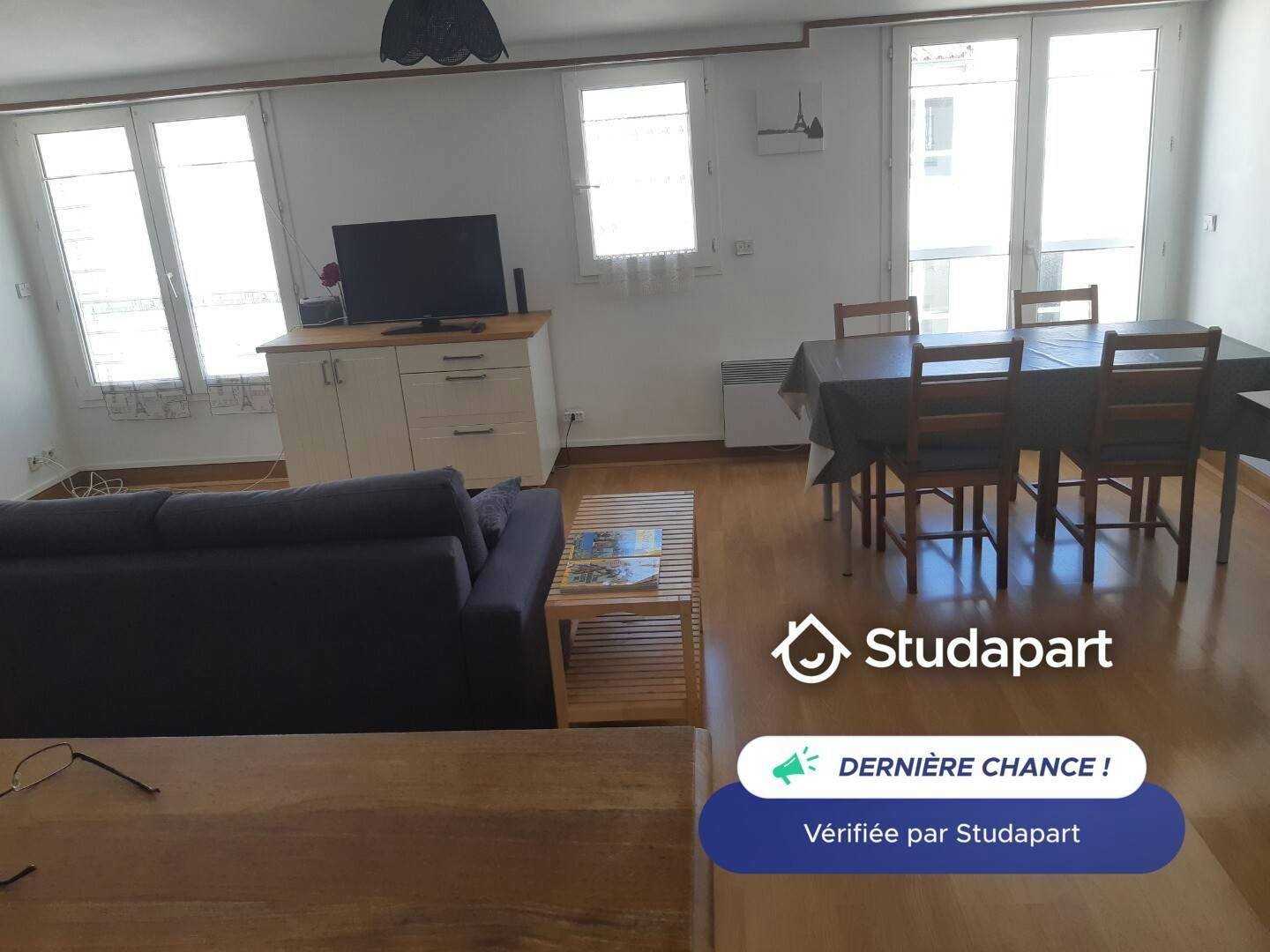Wohnung zu mieten für 790 € pro Monat in La Rochelle, Rue de l'Ouvrage À Cornes