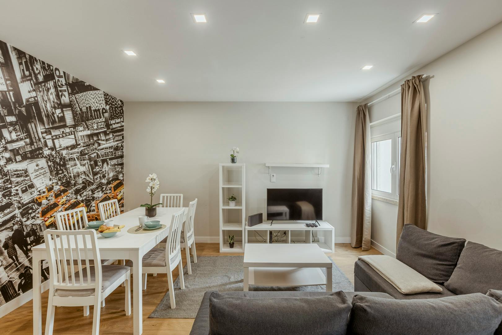 Apartment for rent for €2,025 per month in Odivelas, Rua Major Caldas Xavier