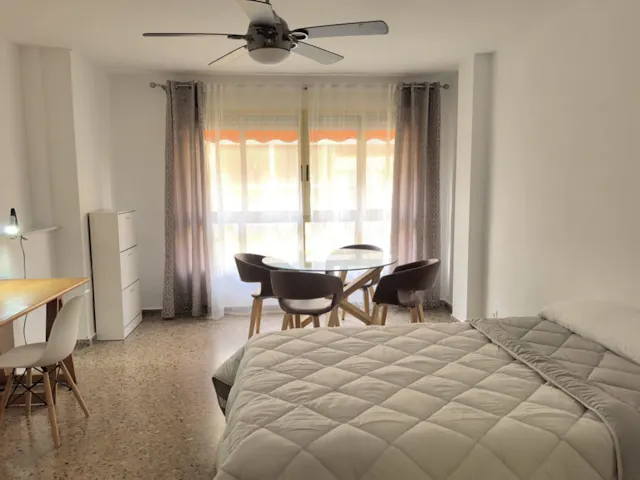 Private room in Carrer Portugal, Alicante (1727550) room image 2