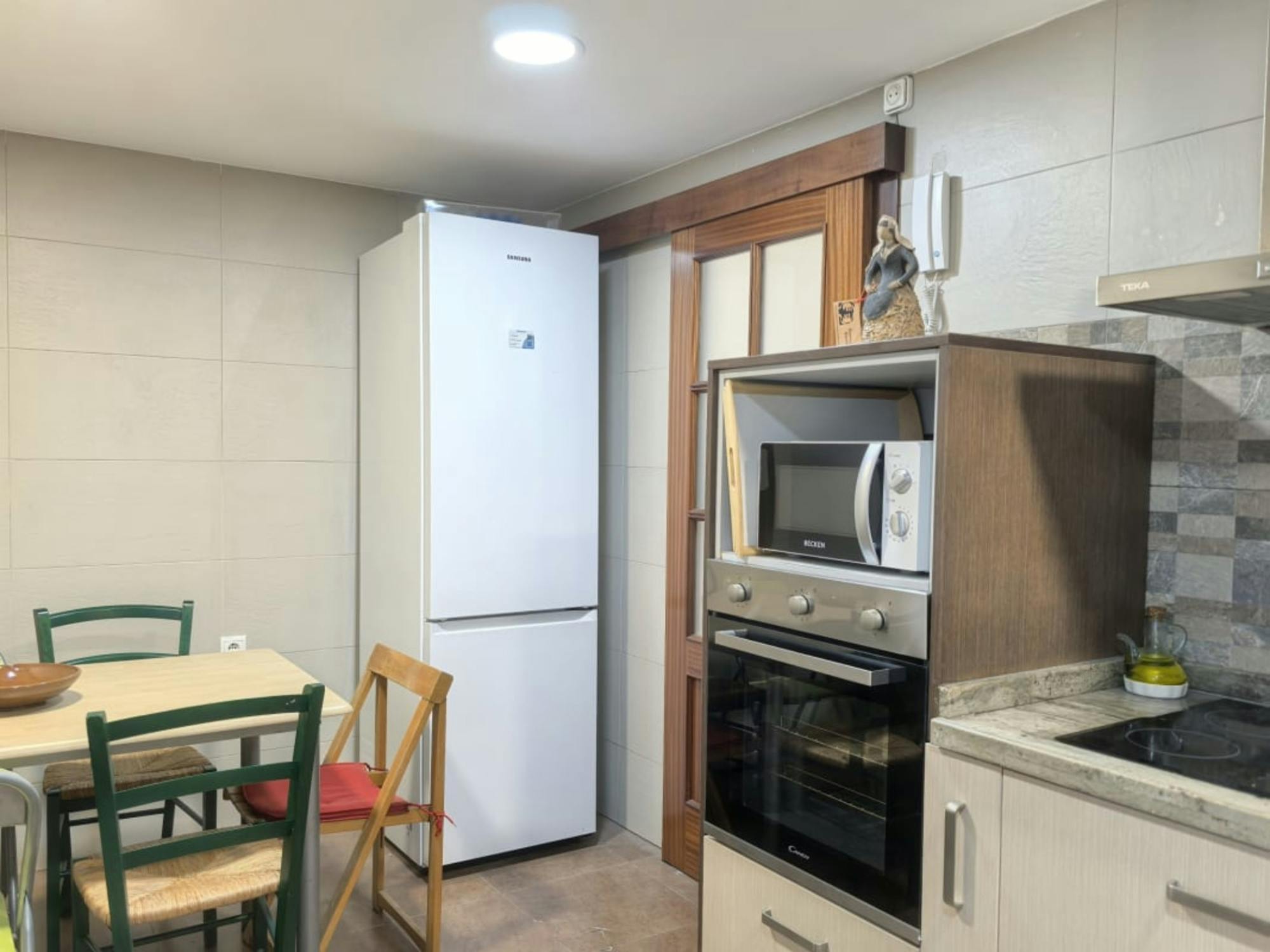 Private room in Carrer Portugal, Alicante (1727550) room image 10
