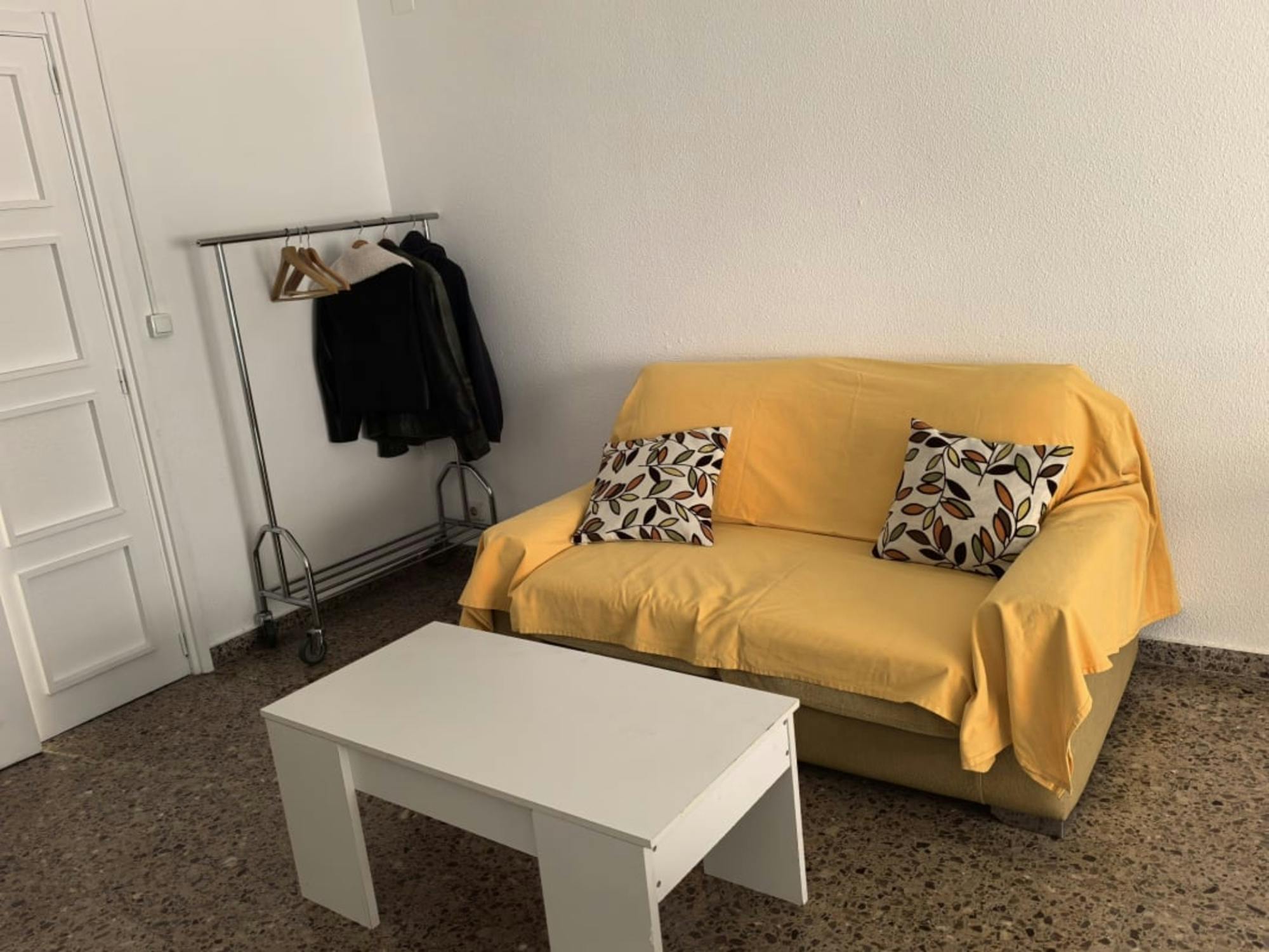 Private room in Carrer Portugal, Alicante (1727550) ROOM 2