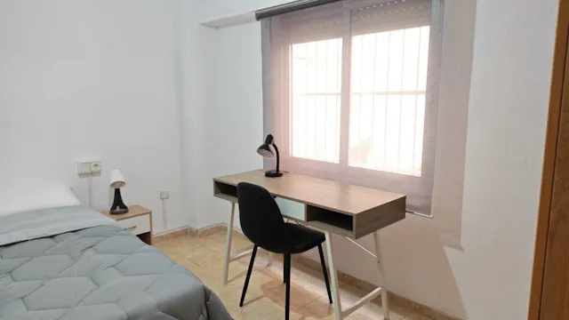 Private room in Carrer València, Alicante (1727553) room image 2