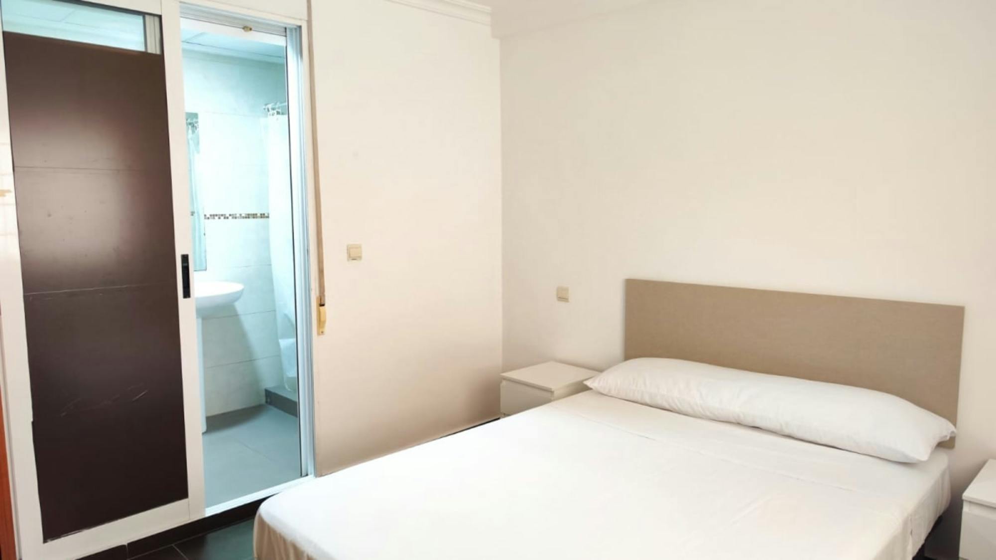 Private room in Calle Alcalá Galiano, Alicante (1727556) ROOM