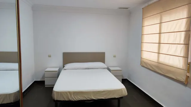 Private room in Calle Alcalá Galiano, Alicante (1727556) room image 2