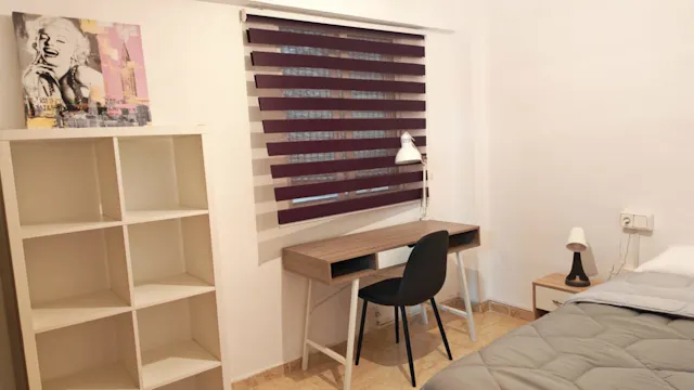 Private room in Carrer València, Alicante (1727563) room image 2