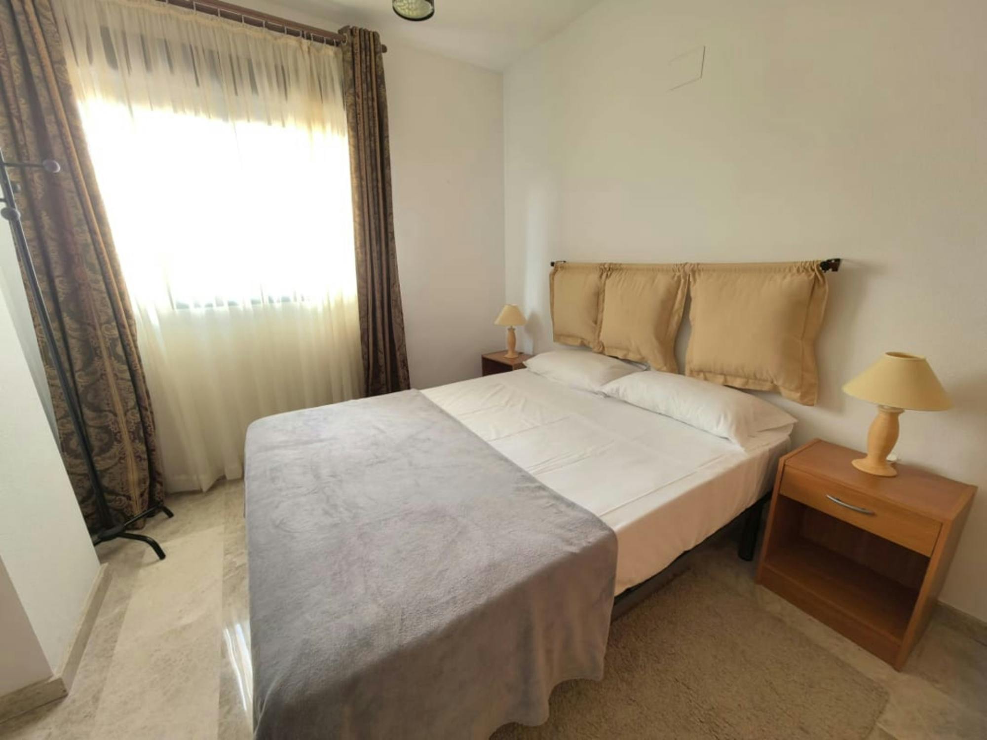 Private room in Calle Granja de Rocamora, Alicante (1727565) room image 1