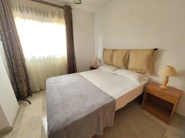 Private room in Calle Granja de Rocamora, Alicante (1727565) room image 1