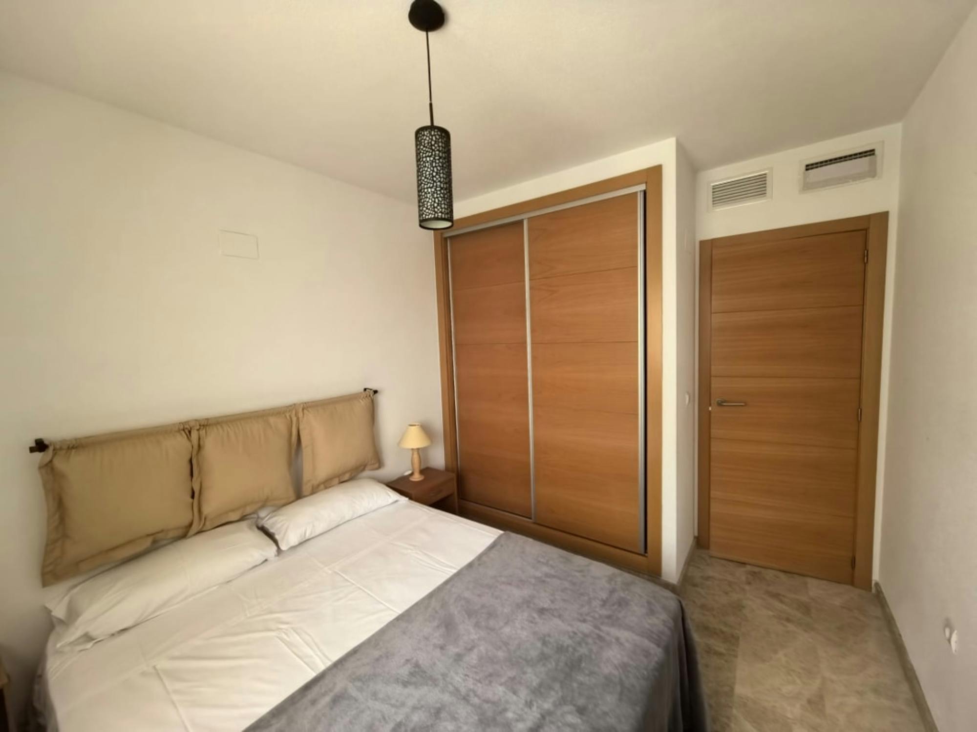 Private room in Calle Granja de Rocamora, Alicante (1727565) room image 2