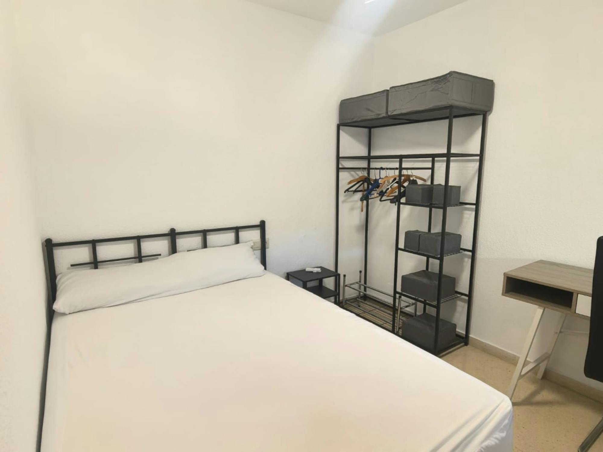 Private room in Carrer Pardo Gimeno, Alicante (1727567) room image 1