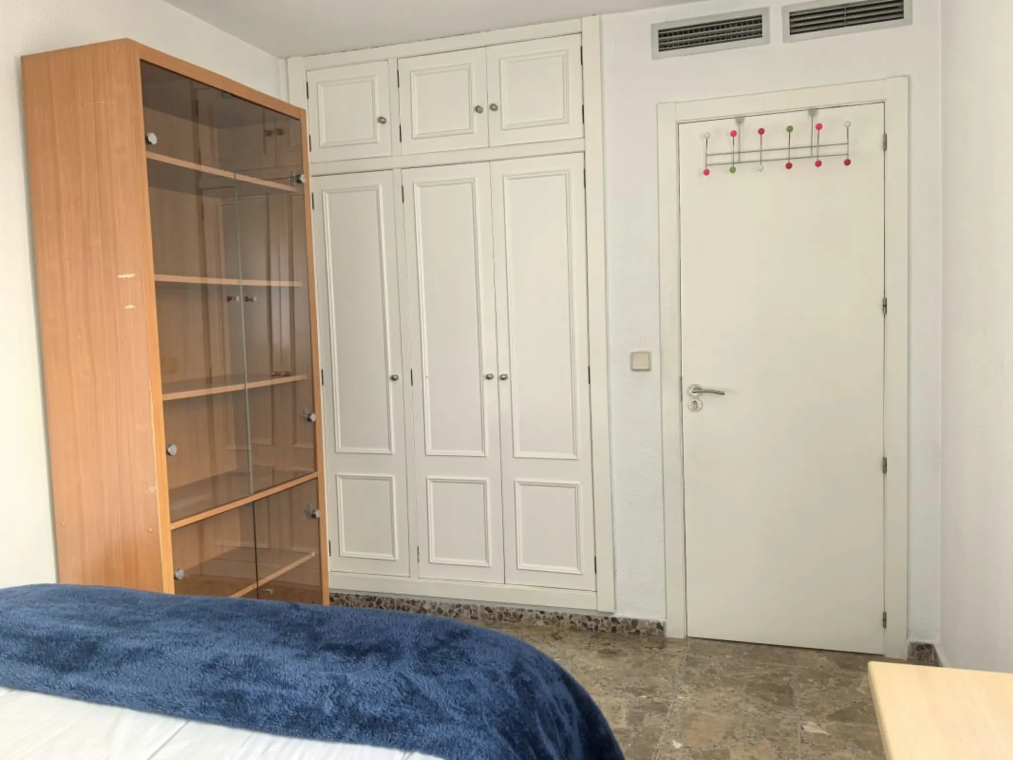 Private room in Calle Poeta Vila y Blanco, Alicante (1727568) ROOM 2