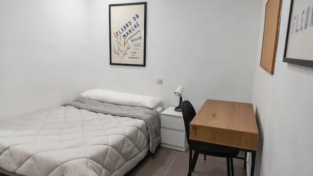 Private room in Calle Alcalá Galiano, Alicante (1727569) room image 1