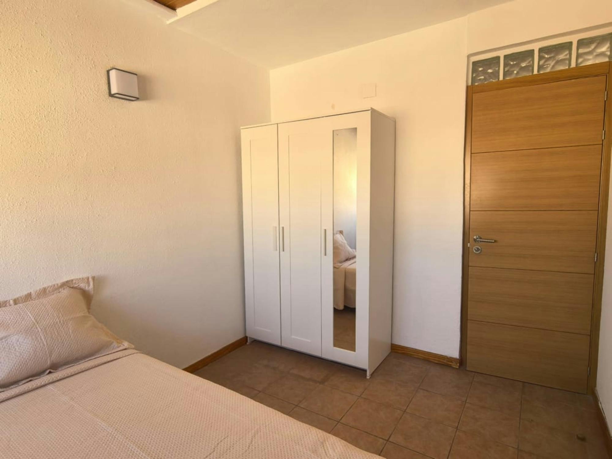 Private room in Carrer Doctor Santaolalla, Alicante (1727576) room image 2