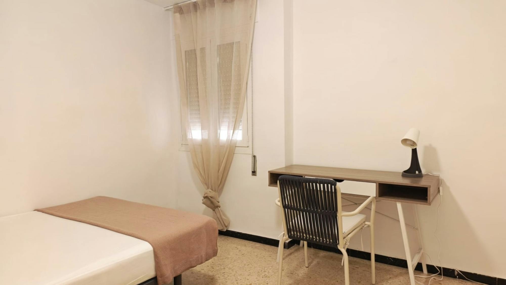 Private room in Carrer Italia, Alicante (1727580) ROOM