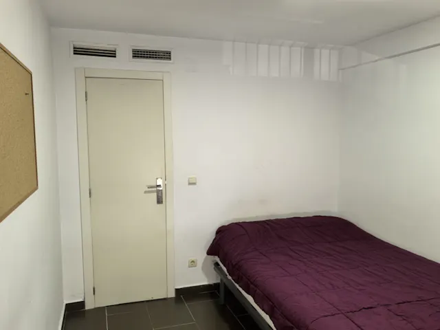 Private room in Calle Alcalá Galiano, Alicante (1727584) room image 2