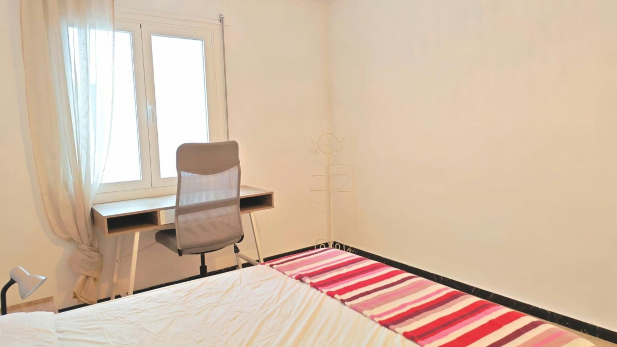 Private room in Carrer Italia, Alicante (1727591) room image 2