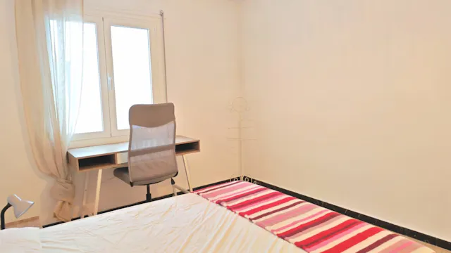 Private room in Carrer Italia, Alicante (1727591) room image 2