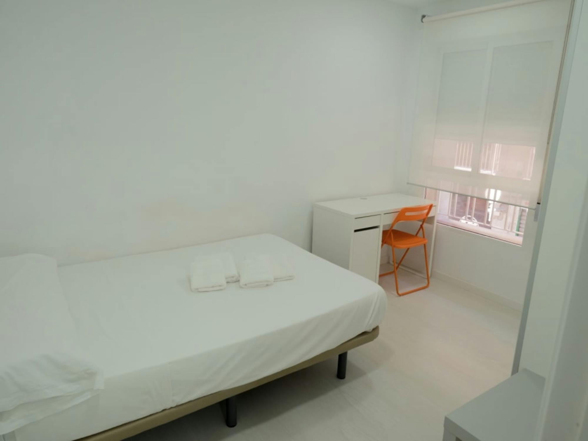 Private room in Calle Manuel Antón, Alicante (1727592) ROOM