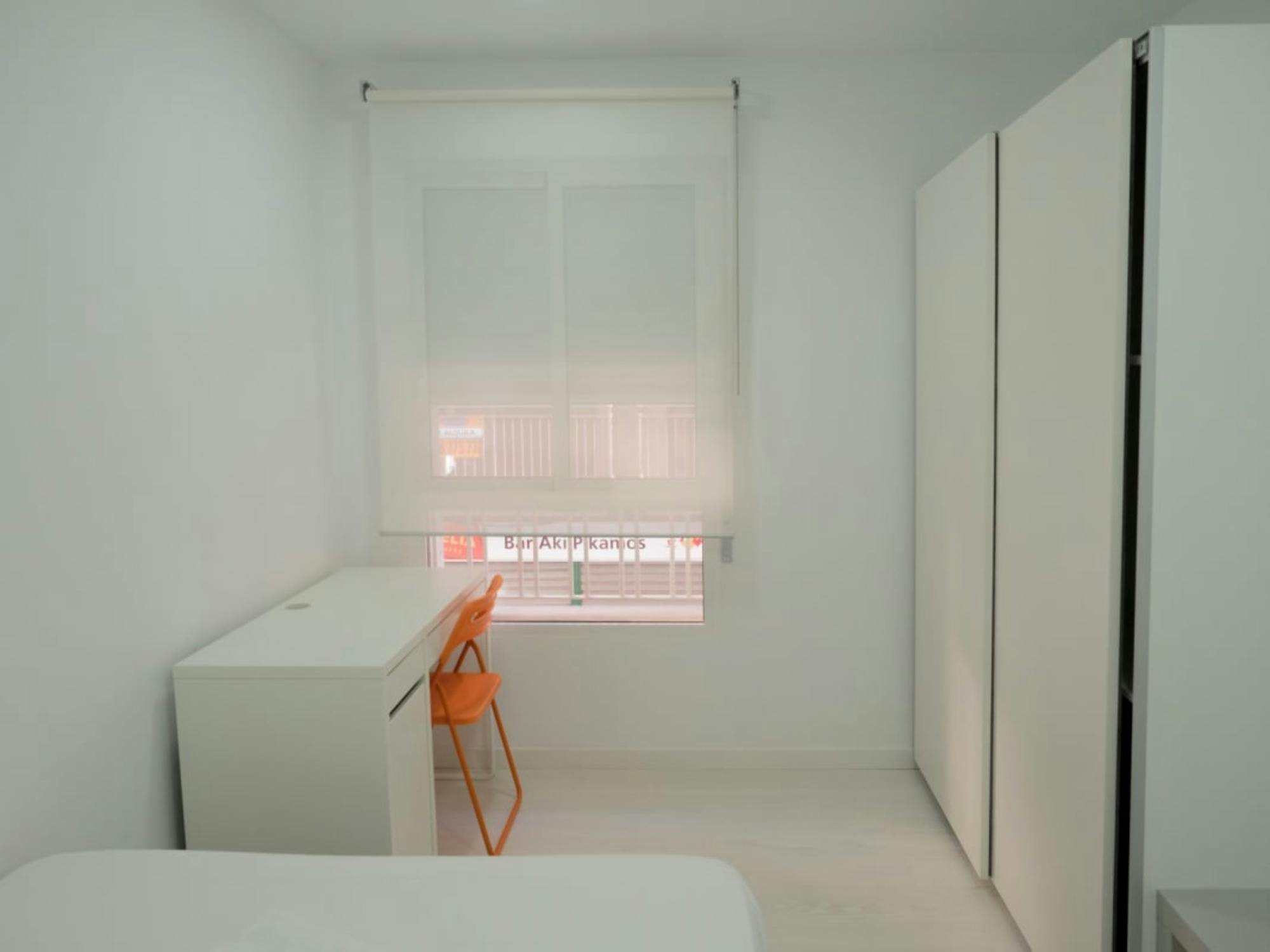 Private room in Calle Manuel Antón, Alicante (1727592) ROOM 1