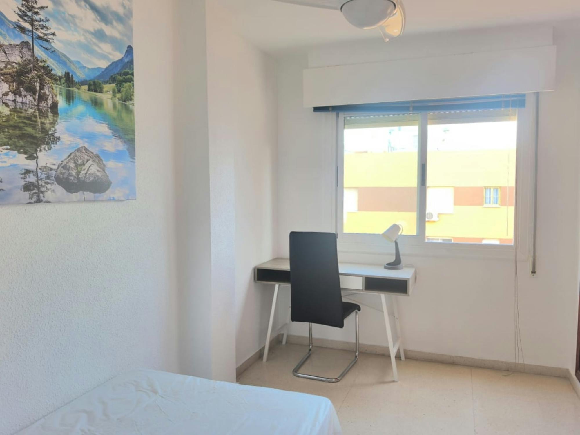 Private room in Carrer Pardo Gimeno, Alicante (1727597) room image 2