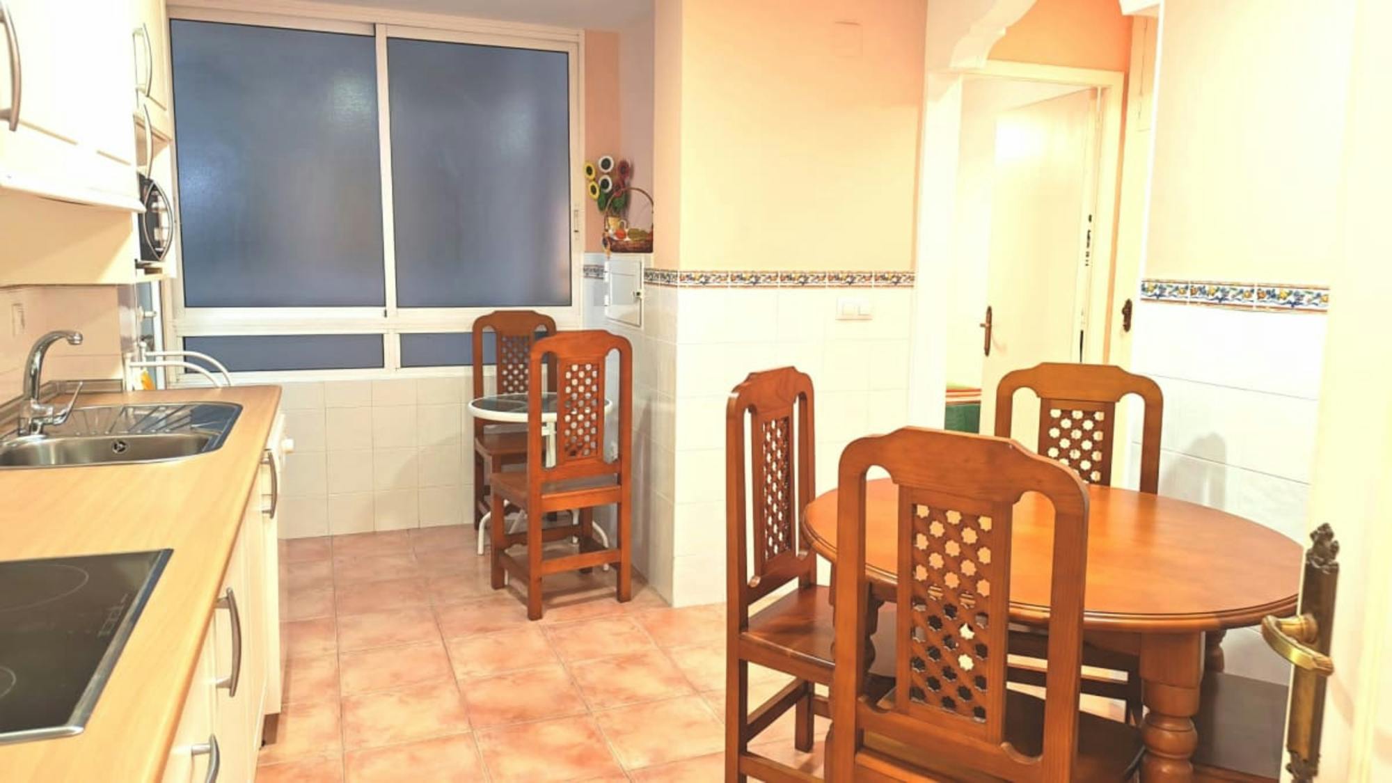Private room in Carrer Italia, Alicante (1727600) room image 10
