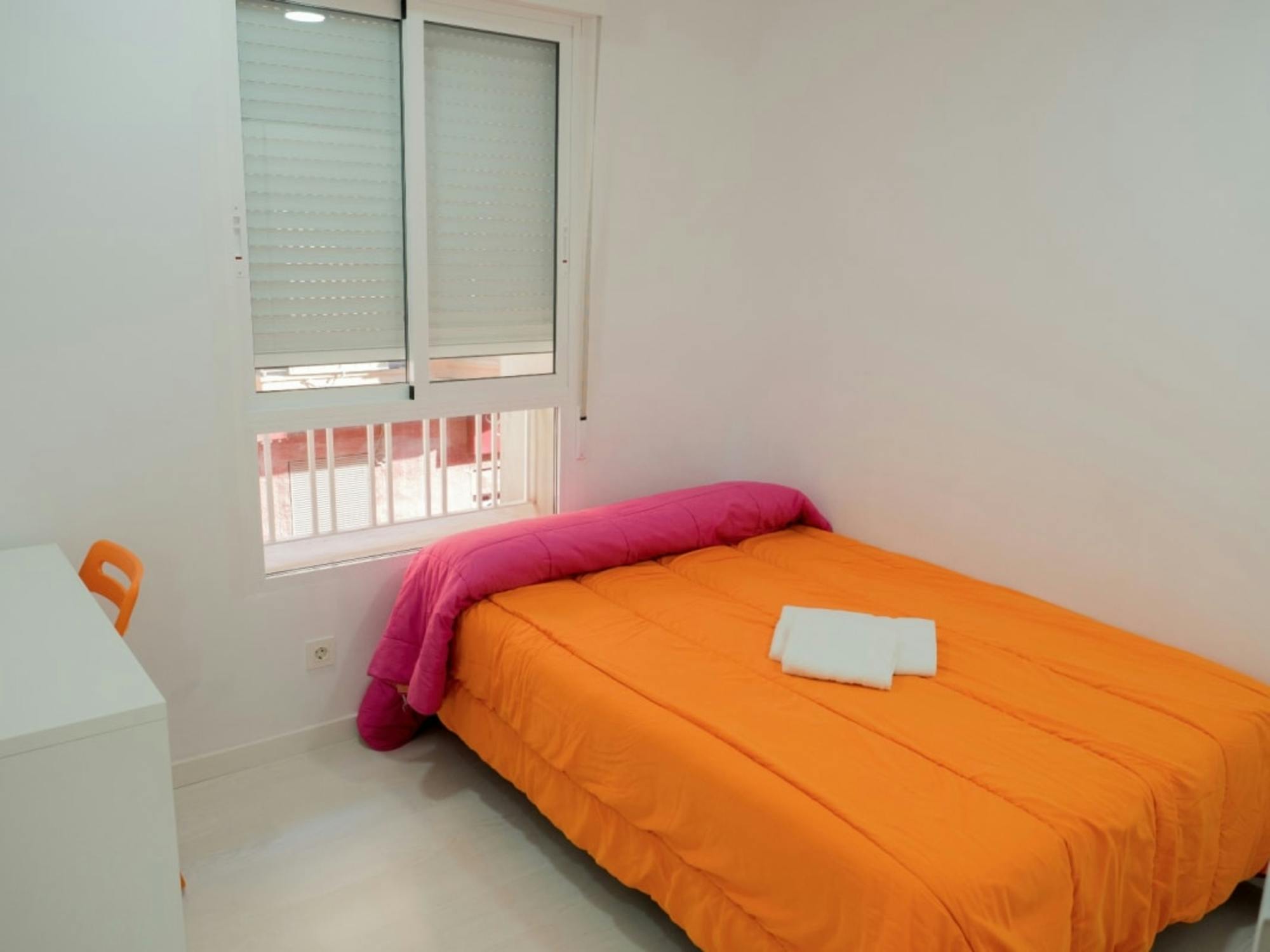 Private room in Calle Manuel Antón, Alicante (1727603) room image 1