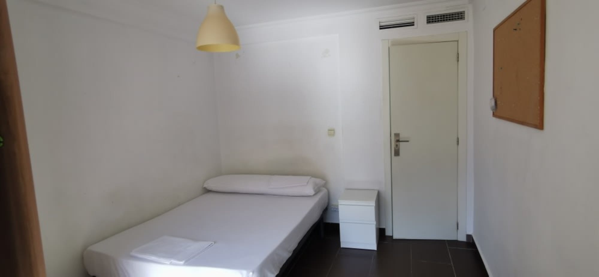 Private room in Calle Alcalá Galiano, Alicante (1727605) room image 2