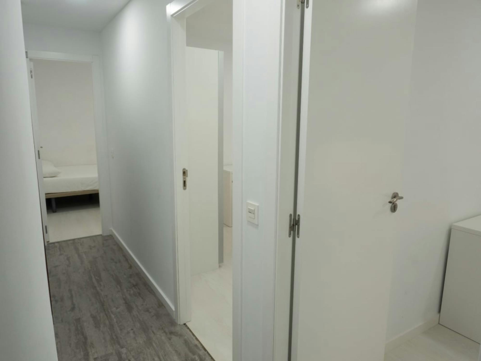 Private room in Calle Manuel Antón, Alicante (1727608) room image 10