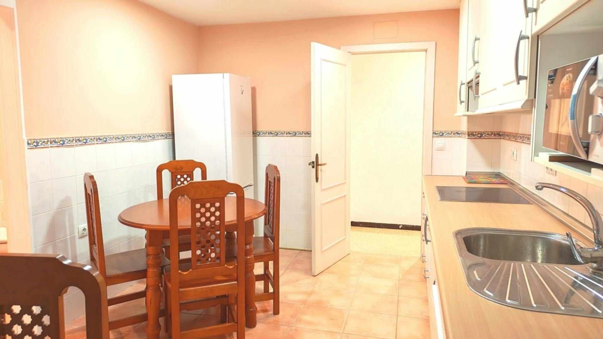 Private room in Carrer Italia, Alicante (1727612) room image 10