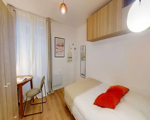 Private room in Rue du Buisson Saint-Louis, Paris (1727719) room image 1