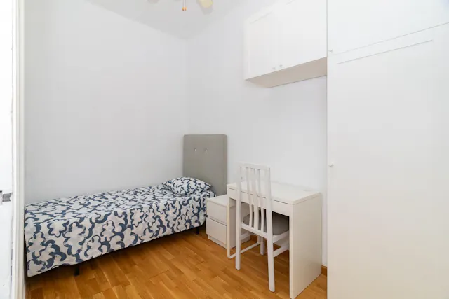 Private room in Carrer D'Alberic, Valencia (1727743) room image 1
