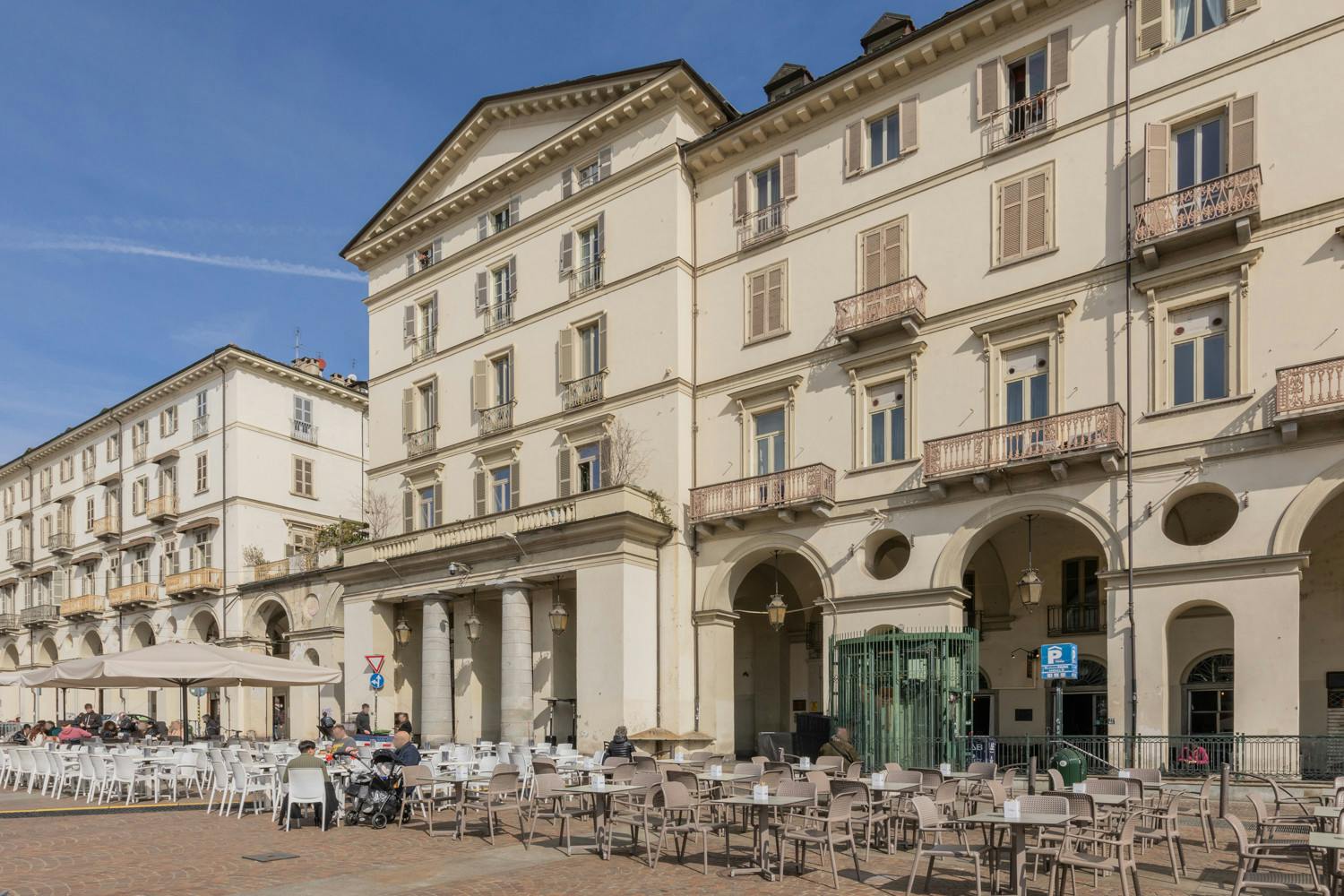 2-Bedroom Apartment in Piazza Vittorio Veneto, Turin (1727790) ROOM 1