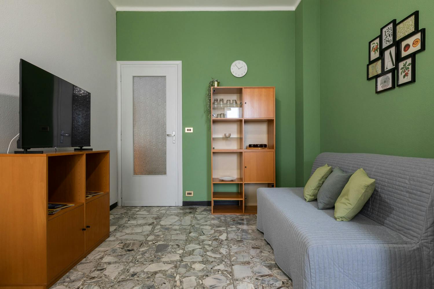 1-Bedroom Apartment in Via Busca, Turin (1727792) ROOM 2