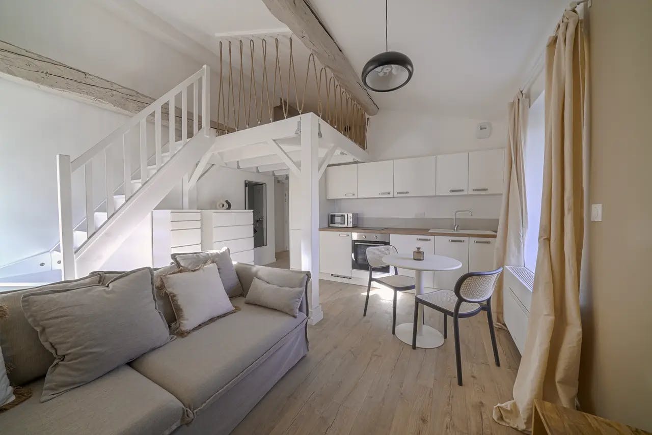 Студия сдается в аренду за 756 € в месяц в Collonges-au-Mont-d’Or, Rue Georges Clemenceau