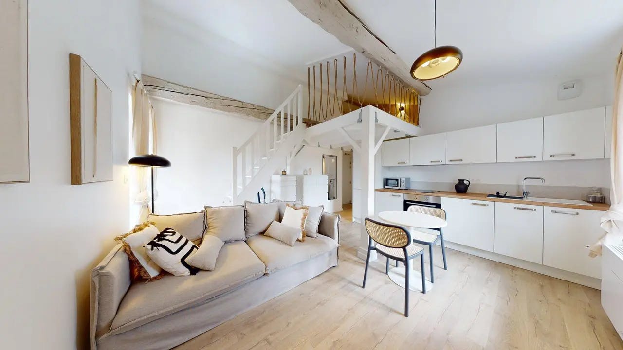Студия сдается в аренду за 756 € в месяц в Collonges-au-Mont-d’Or, Rue Georges Clemenceau