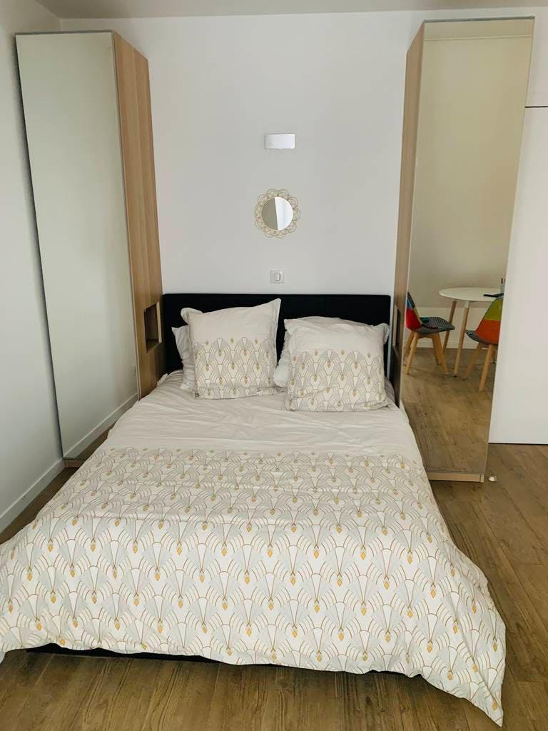Rue Brey, Paris preview