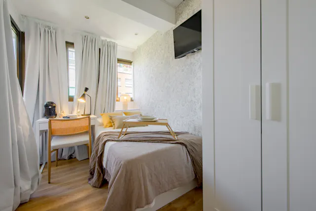 Private room in Calle del Hermano Gárate, Madrid (1727939) room image 1