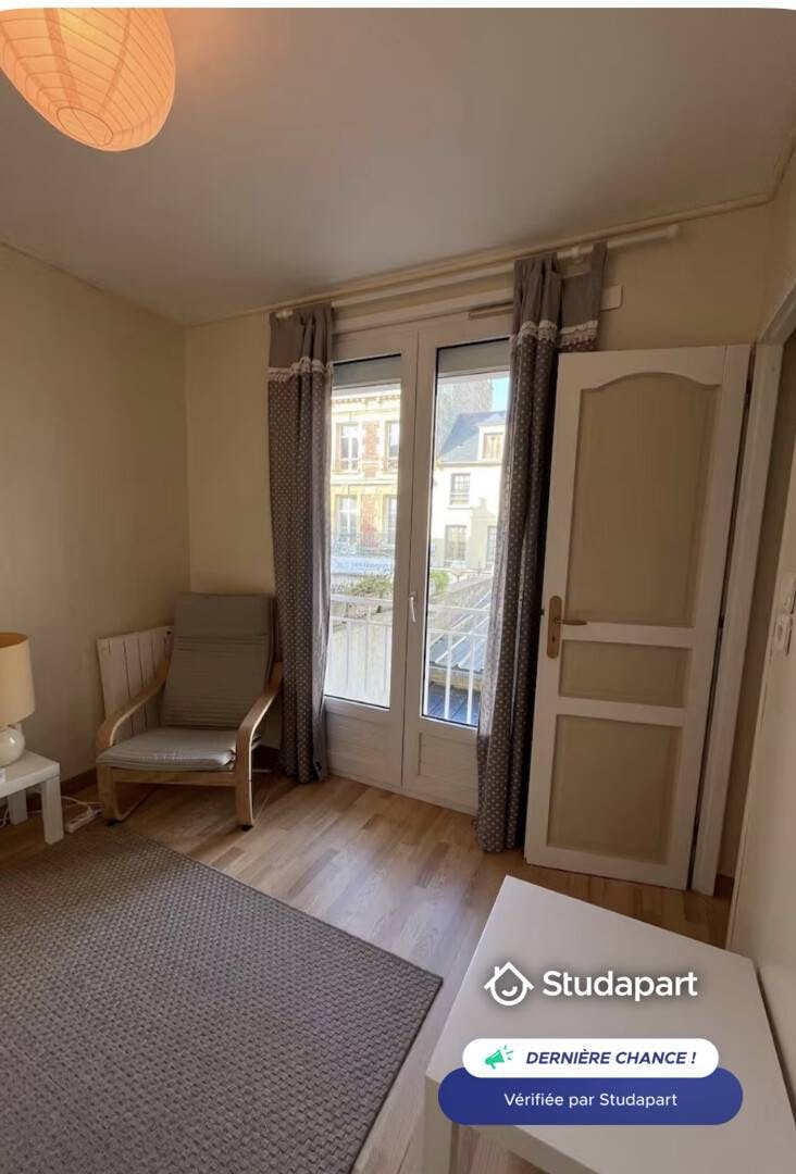 Apartamento para alugar por € 670 por mês em Lion-sur-Mer, Rue du Général Gallieni