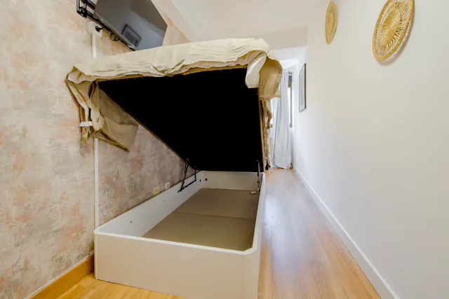 Private room in Calle del Hermano Gárate, Madrid (1727997) room image 6
