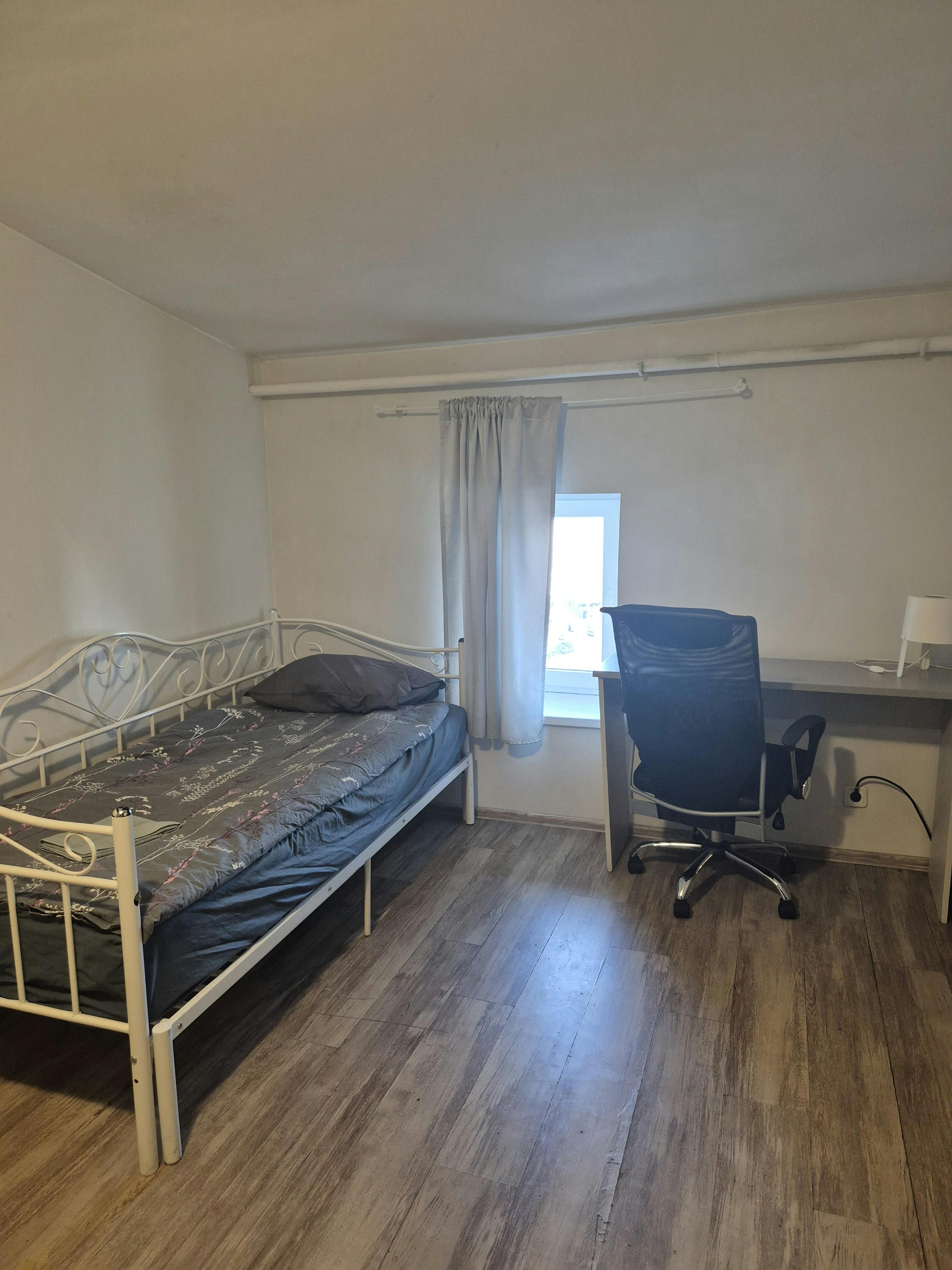 WG-Zimmer zu mieten für 400 € pro Monat in Riga, Marijas iela