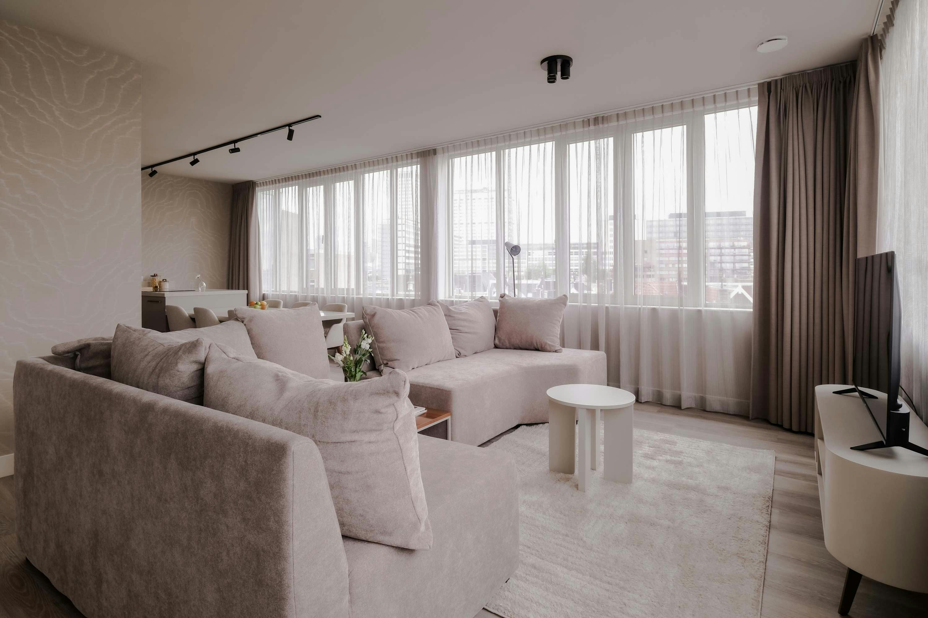 Apartment for rent for €4,464 per month in Rotterdam, Mathenesserlaan