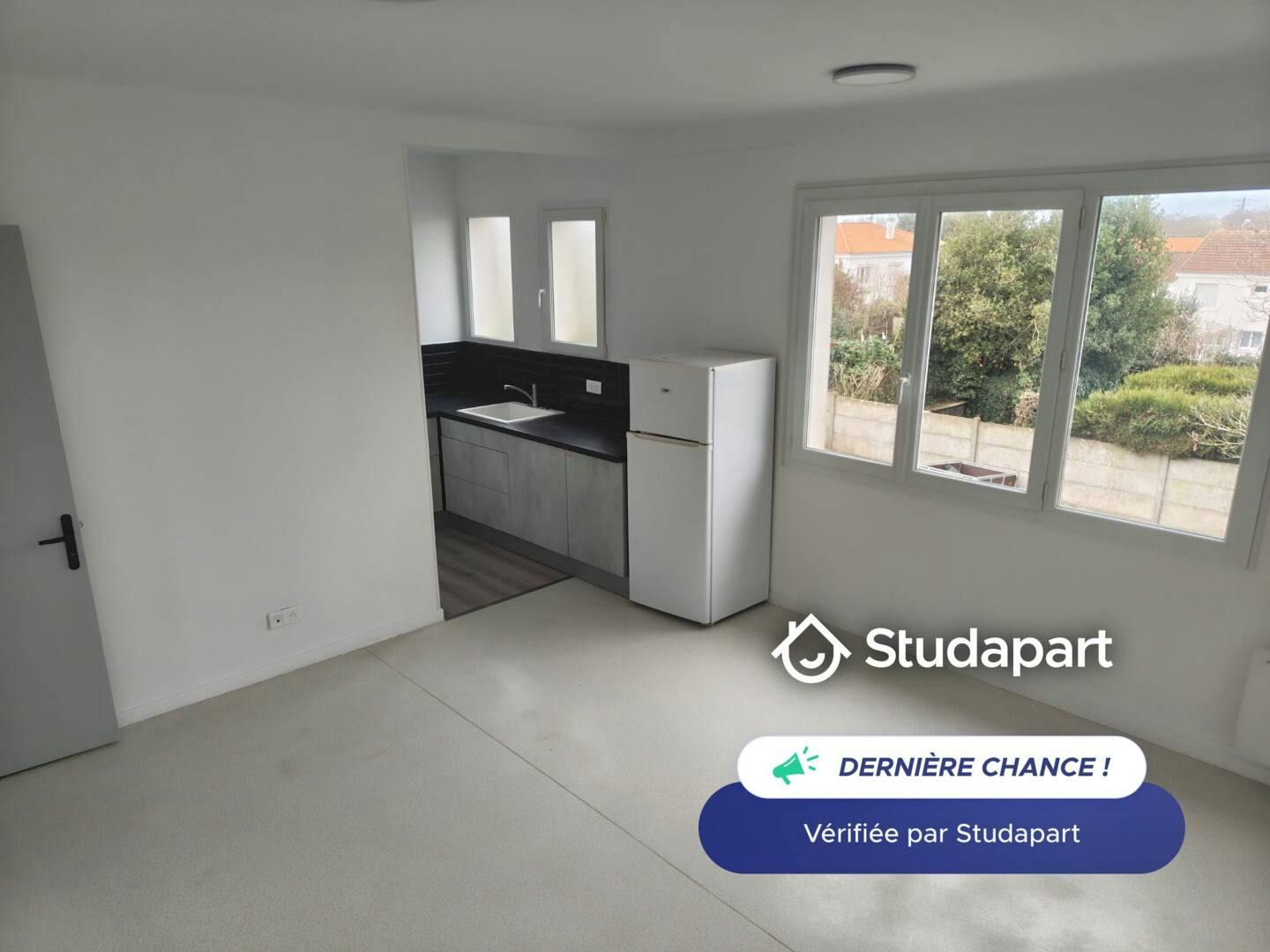 Appartement te huur voor € 700 per maand in La Roche-sur-Yon, Boulevard Edouard Branly