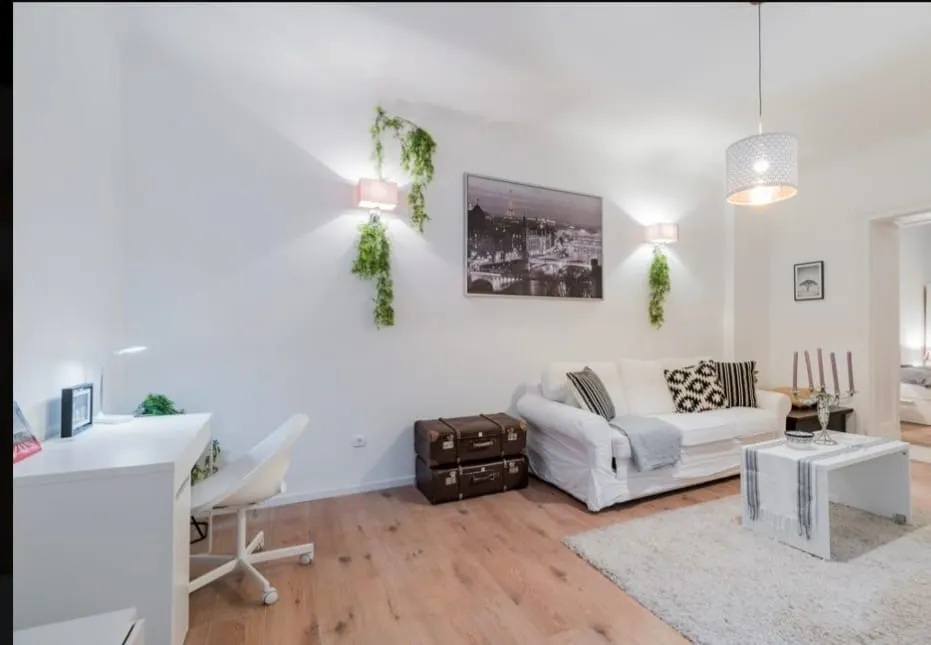 1-Bedroom Apartment in Schillerstraße, Berlin (1728390) ROOM 1
