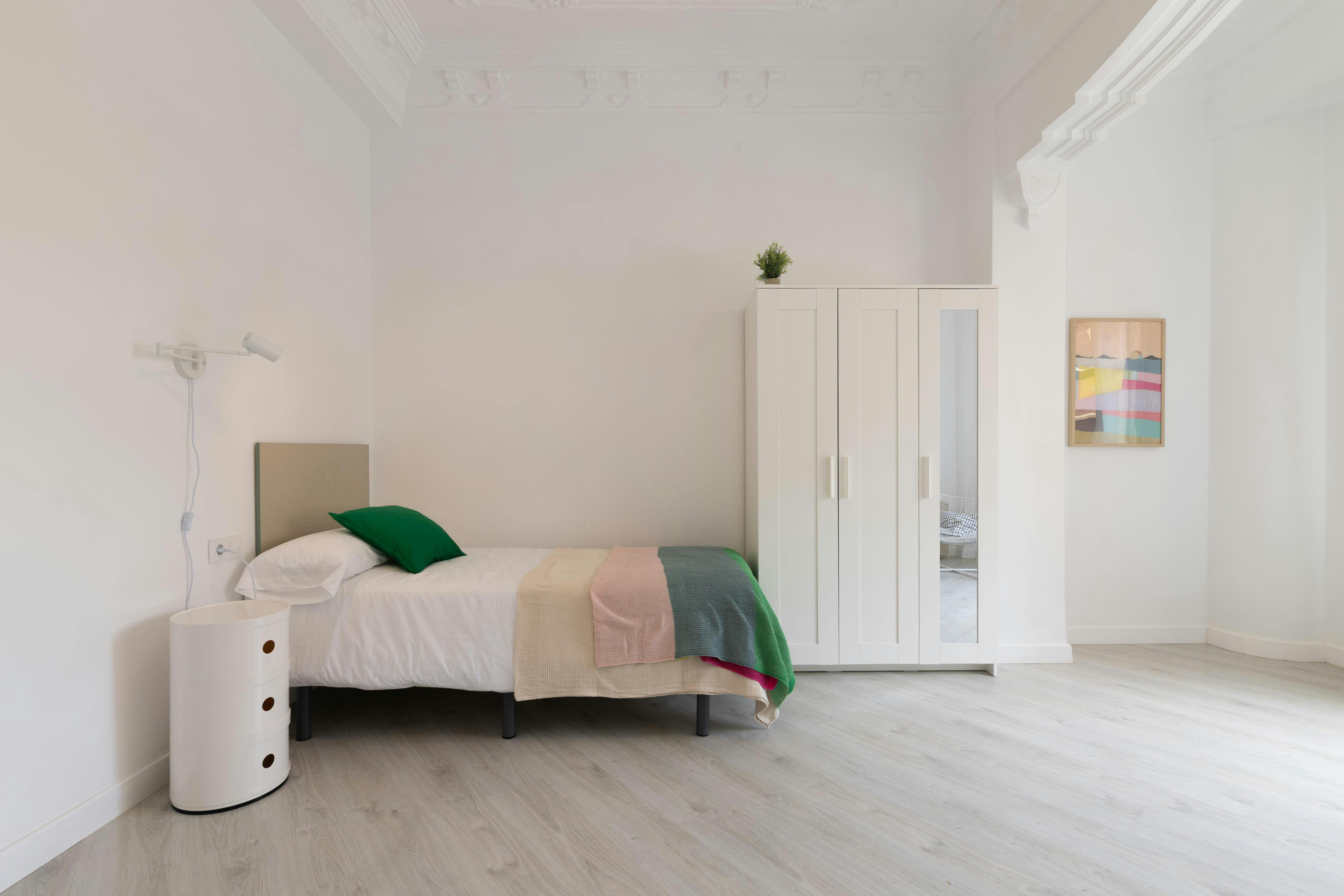 Carrer de Guillem de Castro, Valencia preview