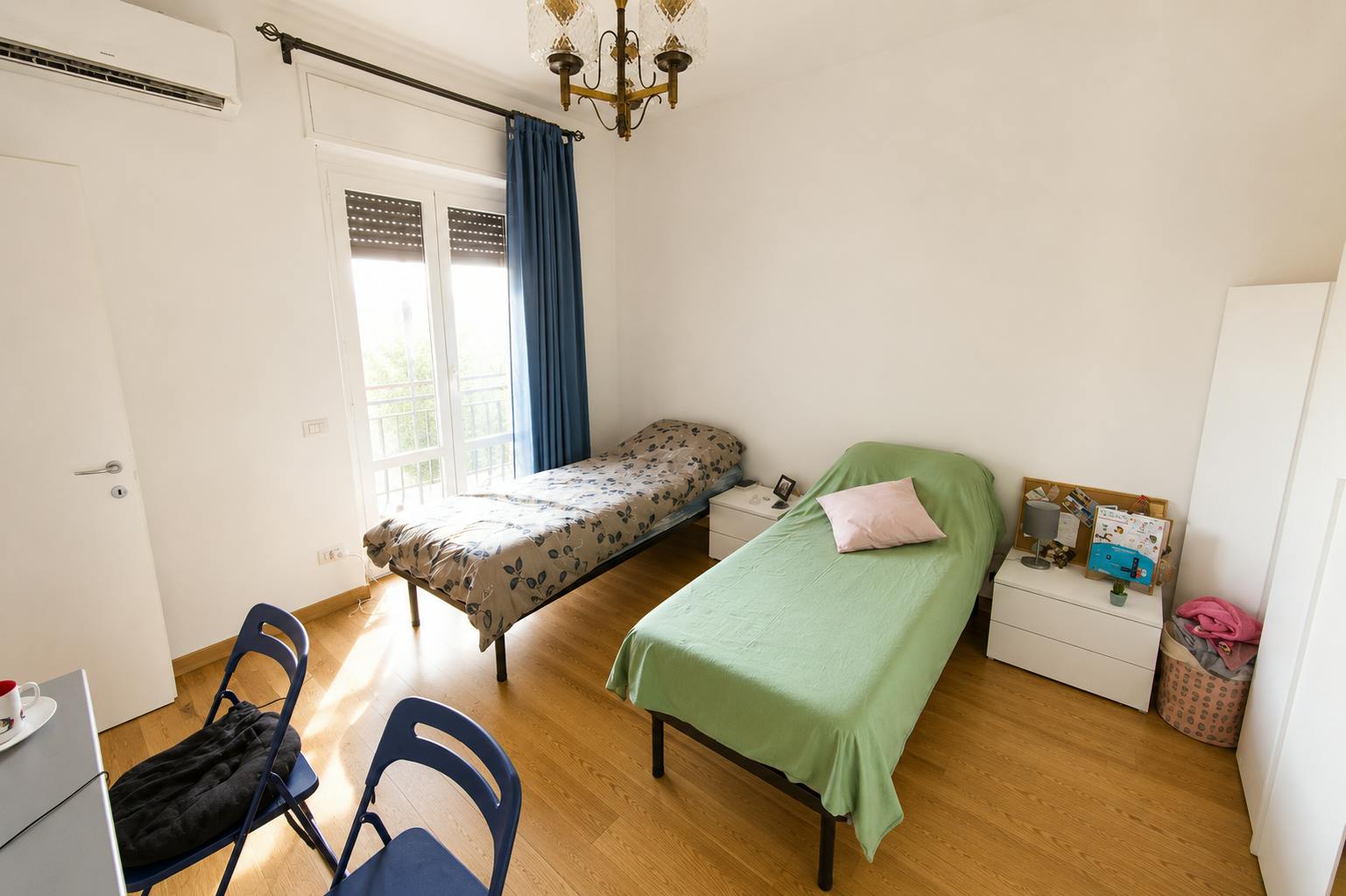 Cameră privată de închiriat pentru 355 EUR pe lună în Milan, Via Privata Angera