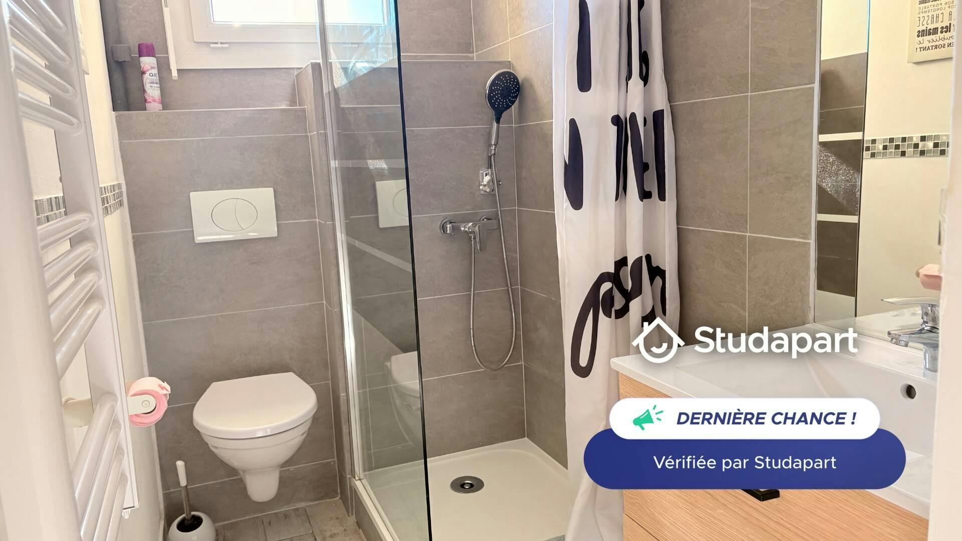 Apartamento para alugar por € 700 por mês em Toulon, Boulevard Eugène Pelletan