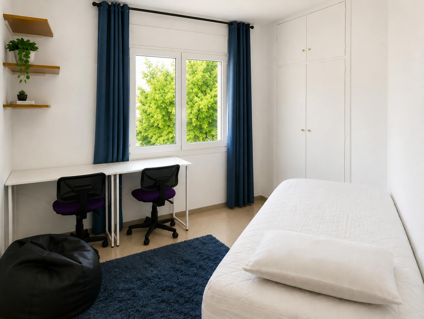 Private room for rent for €600 per month in Cornellà de Llobregat, Carrer Bonavista