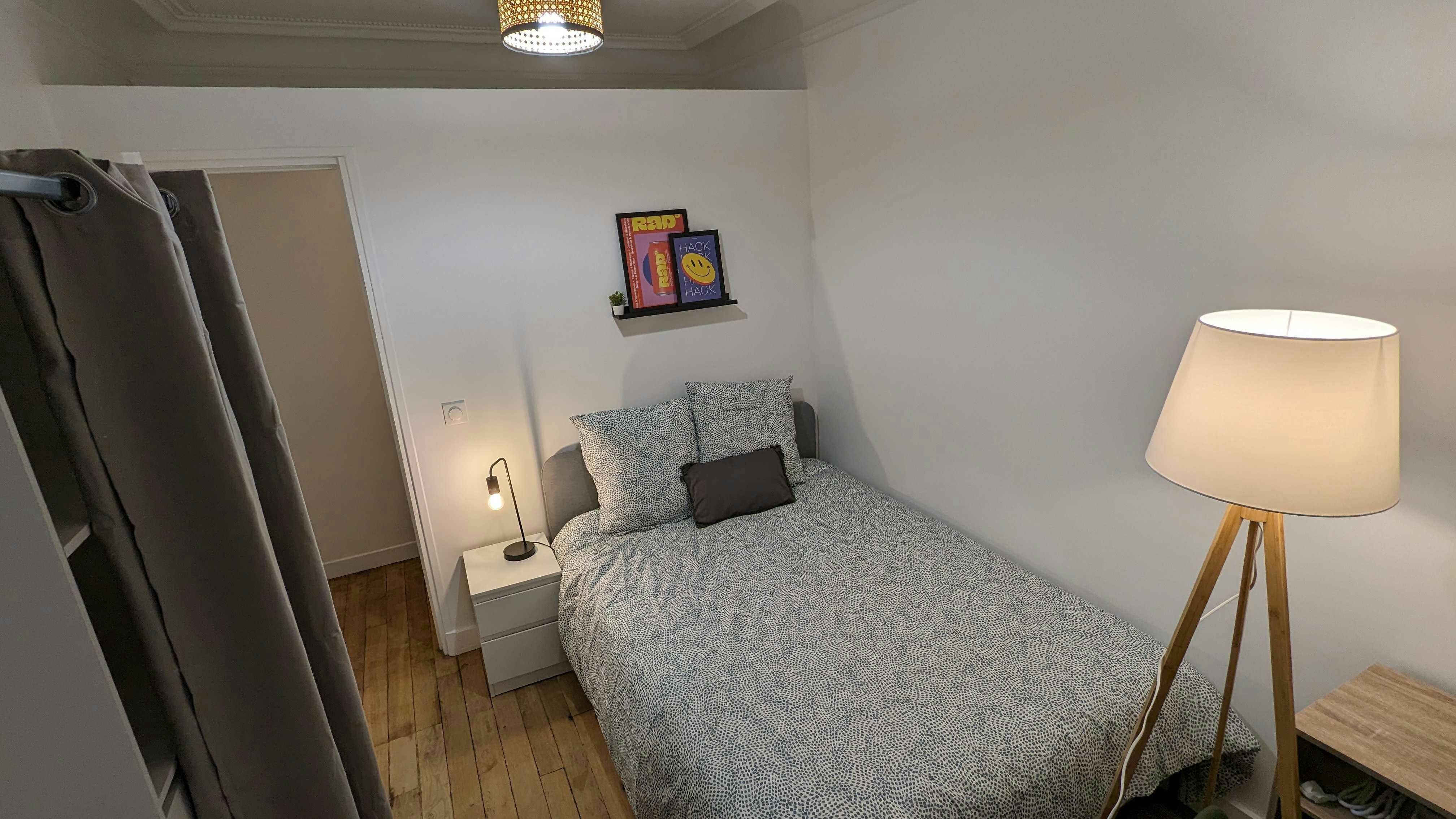 Private room in Rue Edmond Guillout, Paris (1728664) room image 1