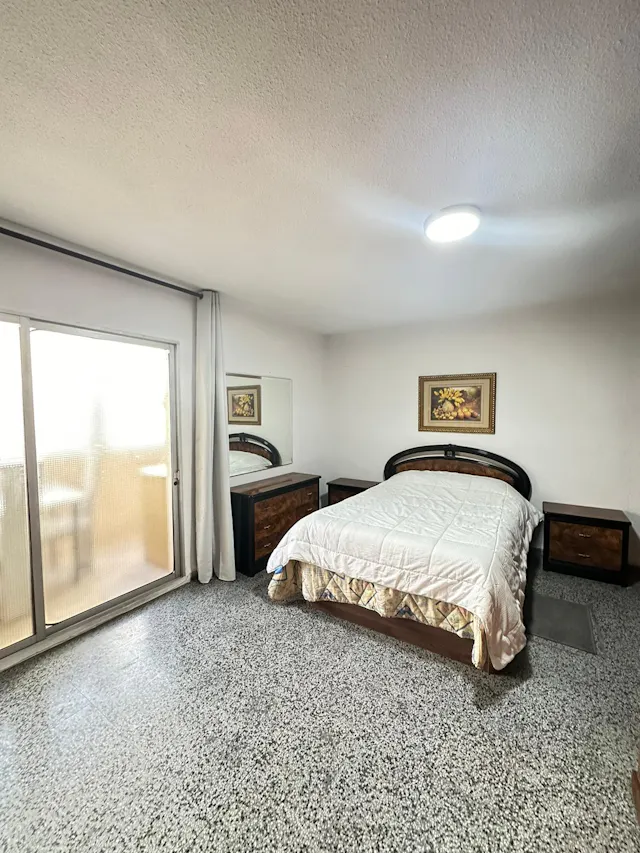 Private room in Carrer de les Illes Canàries, Valencia (1728741) room image 1
