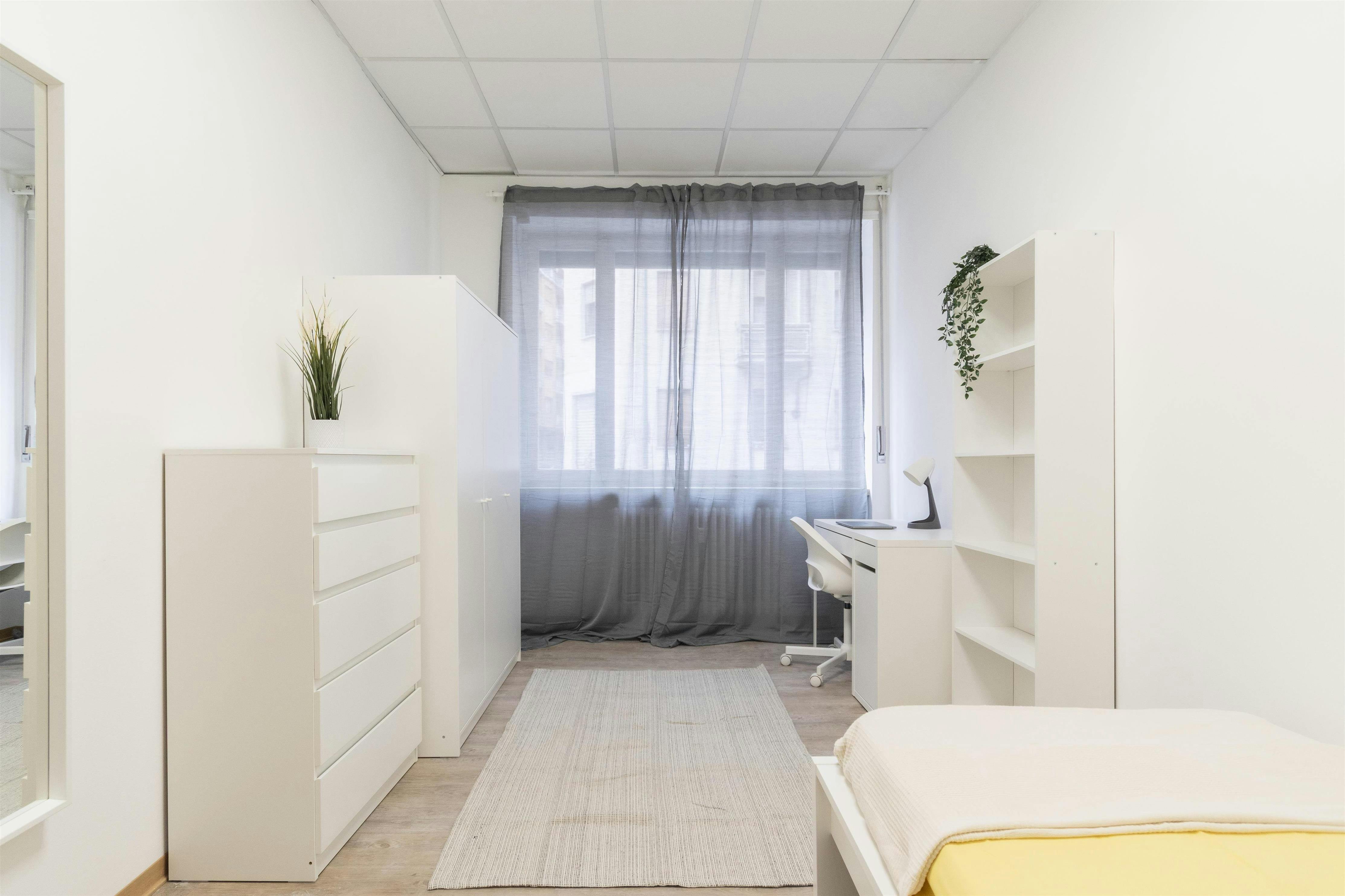 Private room in Via Frinco, Turin (1728809) room image 2
